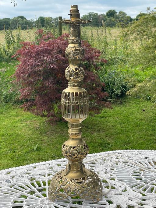 Buy & Sell Cheshire East Over Alderley - Cheshire East - Photos for Huge antique pierced brass table lamp.