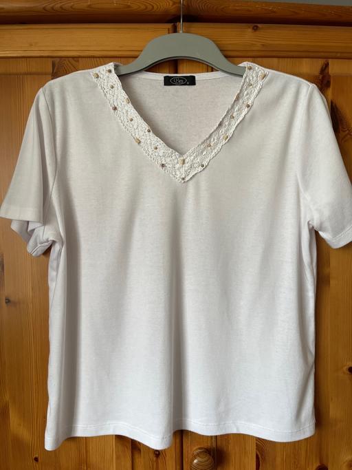 Buy & Sell County Durham Stockton-on-Tees - Photos for Ladies V Neck T Size Medium