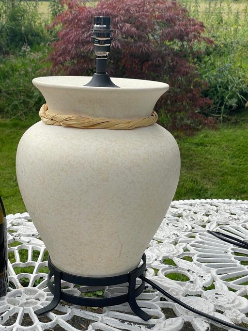 Buy & Sell Cheshire East Over Alderley - Cheshire East - Photos for Large Cream Table Lamp With Cast Iron Base