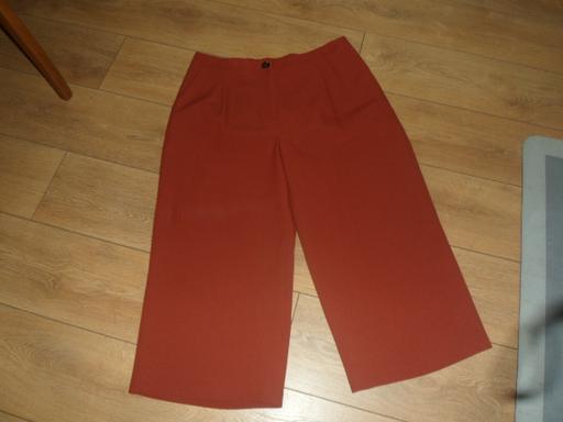 Buy & Sell Greater Manchester Manchester - Photos for LADIES 3/4 LENGTH TROUSERS 16