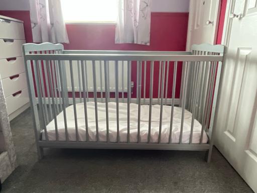 Buy & Sell County Durham Ferryhill - DL17 - Photos for Grey wooden cot & mattress