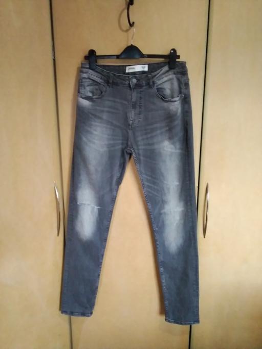 Buy & Sell Greater Manchester Bury - Photos for NEW RIPPED MENS JEANS SZ 32 LONG