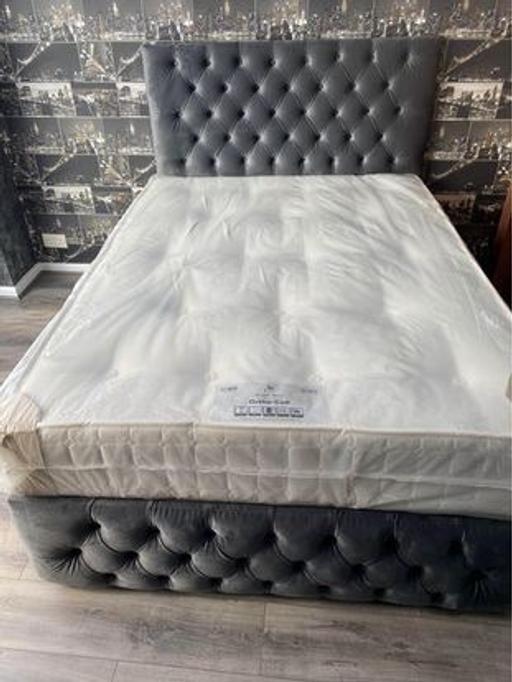 Buy & Sell West Midlands Coventry - Photos for 4.6ft velvet designer bed with firm mattress