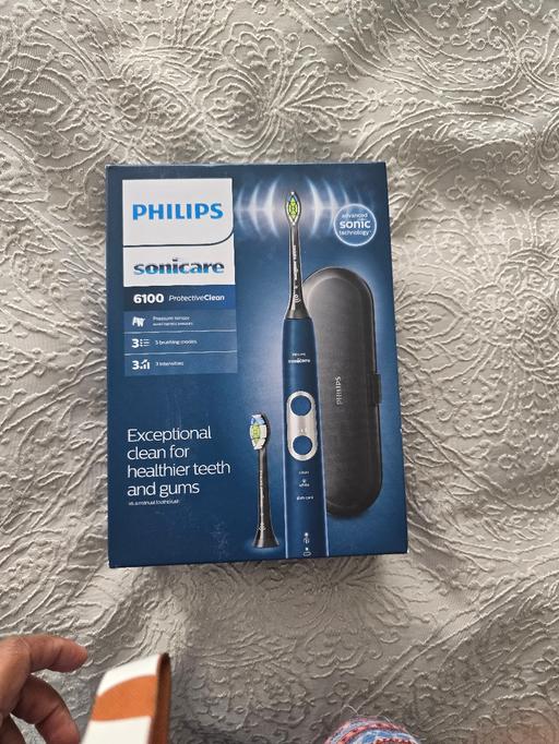 Buy & Sell Barking and Dagenham Barking - Barking and Dagenham - Photos for Philips Sonicare 6100 Electric toothbrush