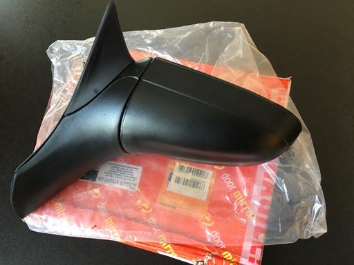 Vehicles Hertfordshire Stevenage - Photos for Vauxhall Corsa door mirror