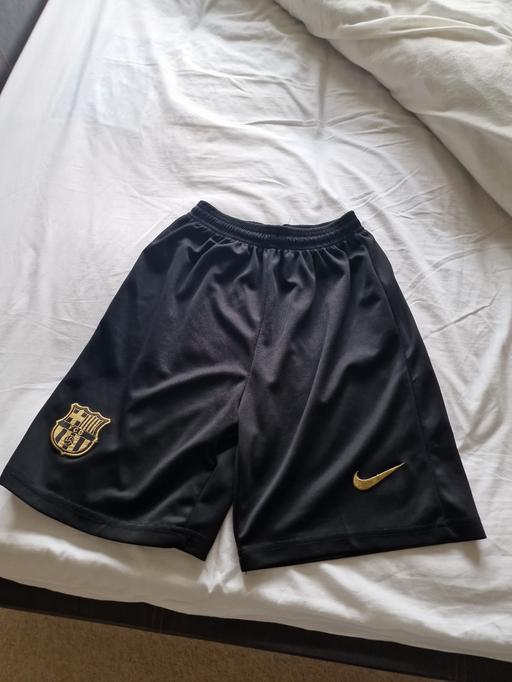 Buy & Sell East London Snaresbrook - East London - Photos for Like New Kids Barcelona Football Kit Shorts