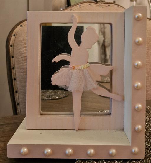 Buy & Sell South East London Locksbottom - South East London - Photos for Ballerina bookshelf stops