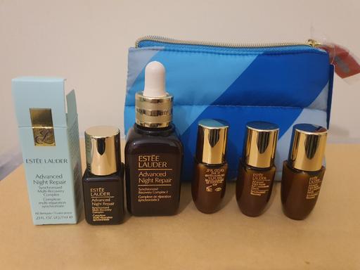 Buy & Sell Greater Manchester Manchester - Photos for estee lauder ANR serum set+ makeup bag