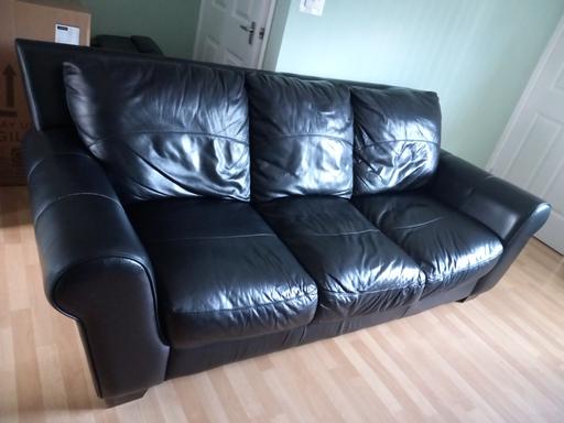 Buy & Sell Nottinghamshire Gedling - Photos for BLACK Italian Sofa