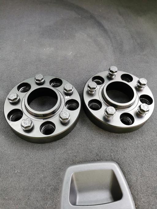 Vehicles South East London Croydon - Photos for 30mm wheel spacers 5x120