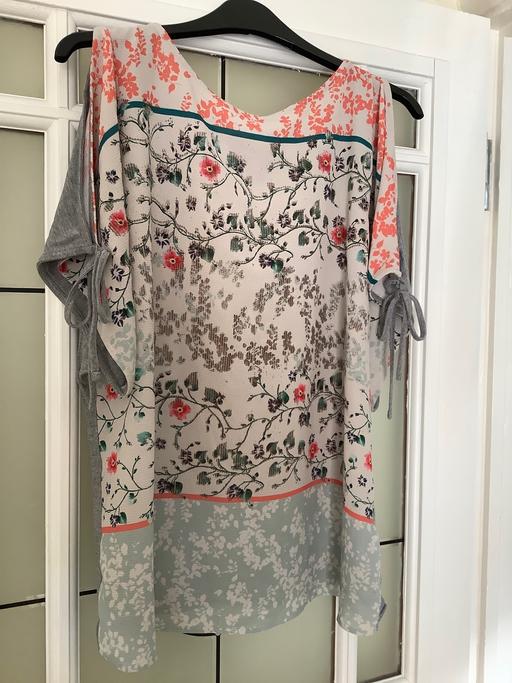 Buy & Sell East Sussex Eastbourne - Photos for Slits on the arm summer top size 12