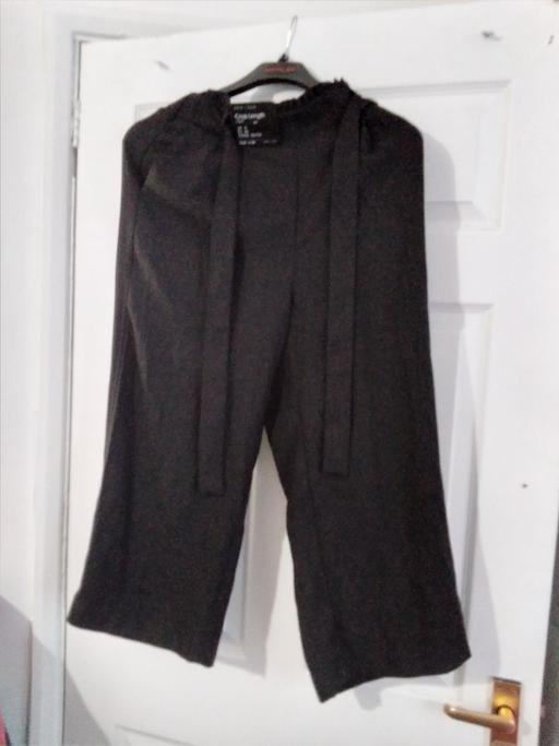 Buy & Sell West Midlands Birmingham - Photos for Crop trousers size 10