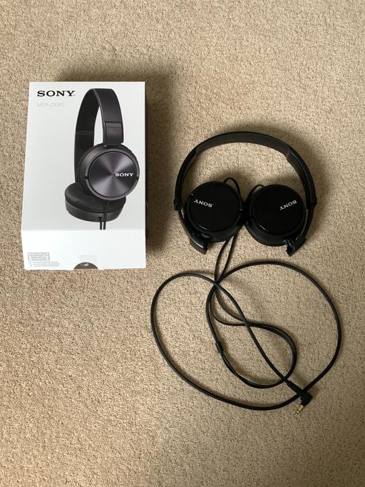 Buy & Sell Surrey Reigate and Banstead - Photos for Sony MDRZX310 Foldable Headphones - Black