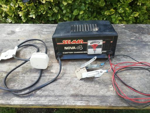 Buy & Sell Surrey Elmbridge - Photos for 12 volt battery charger