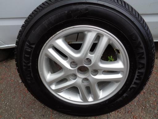 Vehicles Torfaen - Wales Hollybush - Torfaen - Photos for 16 inch toyota rav 4 alloy wheel and tyre.