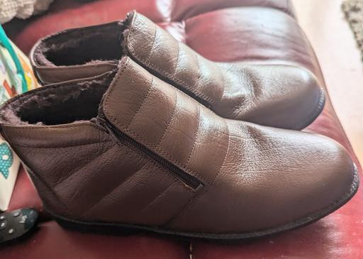 Buy & Sell Blaenau Gwent Georgetown - Blaenau Gwent - Photos for Mens Alaskan brown fur lined ankle boots. Siz