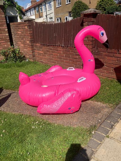 Buy & Sell Barking and Dagenham Dagenham - RM9 - Photos for Pool flamingo