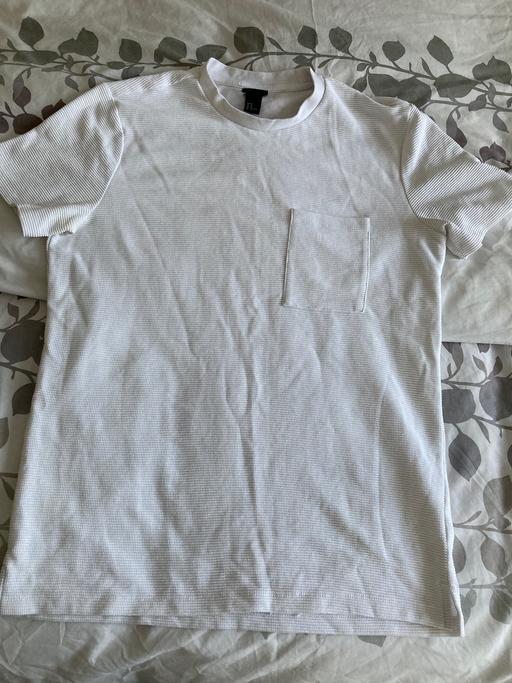 Buy & Sell East London Beckton - East London - Photos for Men H&M T-shirt