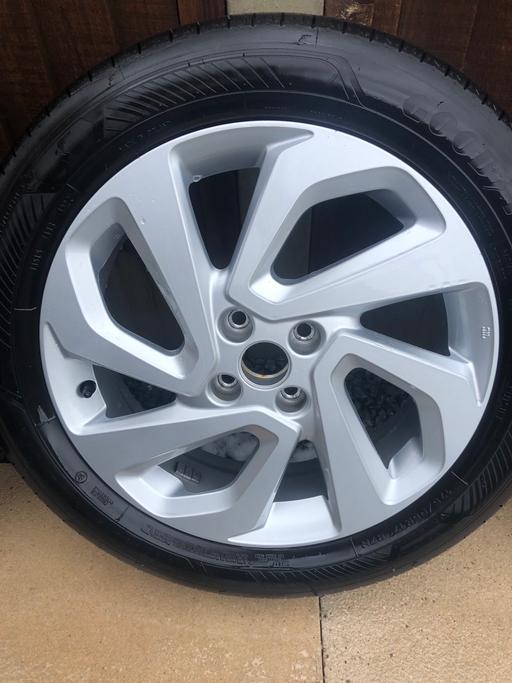 Vehicles Kent Swale - Photos for Genuine Toyota aygo X wheels and tyres