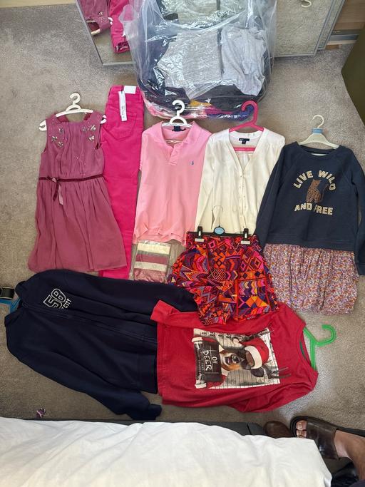 Buy & Sell Surrey Runnymede - Photos for New&Used Very Large bag girls clothes age5-15