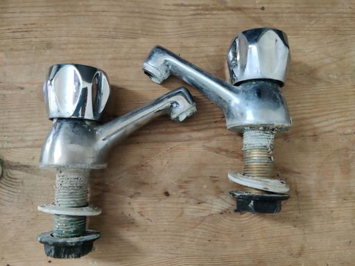 Buy & Sell Kent Medway - Kent - Photos for Hot and cold bathroom taps.