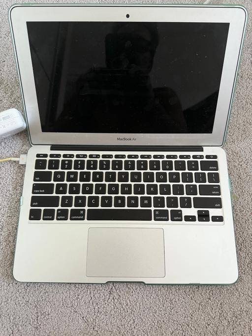 Buy & Sell Surrey Runnymede - Photos for MacBook Air Good Spec