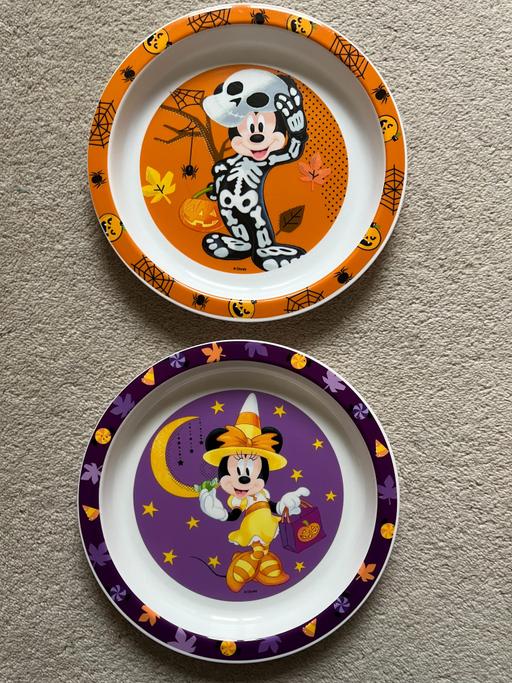 Buy & Sell North Yorkshire Harwood Dale - North Yorkshire - Photos for 2 X HALLOWEEN MICKEY / MINNIE MELAMINE PLATES