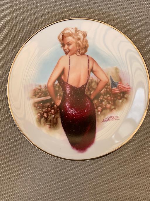 Buy & Sell Essex Basildon - Photos for Marilyn Monroe ltd edition plate