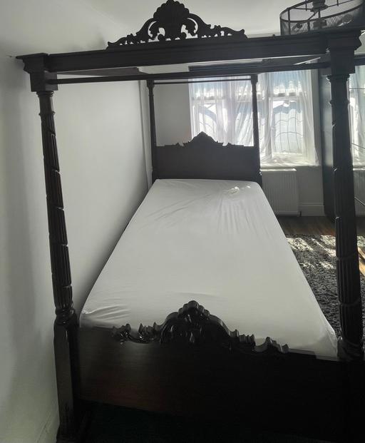 Buy & Sell East London Redbridge - Photos for Antique kingsize bed