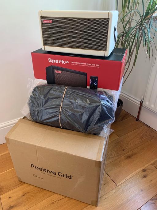 Buy & Sell South East London Shirley - South East London - Photos for Guitar Amplifier Positive Grid Spark 40 Pearl