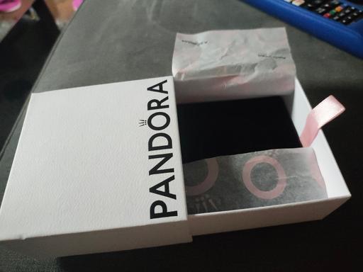 Buy & Sell South West London Sands End - South West London - Photos for Pandora bracelet bangle box