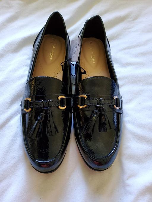 Buy & Sell Bedfordshire Bedford - Photos for PATENT SLIP ON SHOES (SIZE 8)