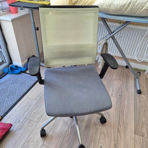 Buy & Sell East London Havering - Photos for Sedus swivel office chair