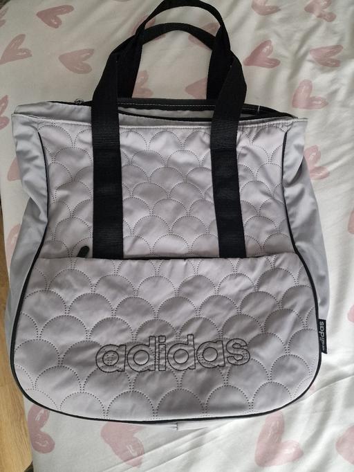 Buy & Sell West Northamptonshire Dallington - West Northamptonshire - Photos for Large Ladies Adidas Quilted Gym Holdall