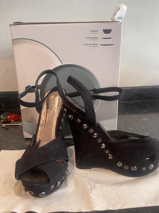 Buy & Sell East London Woodford - East London - Photos for Wedge shoes