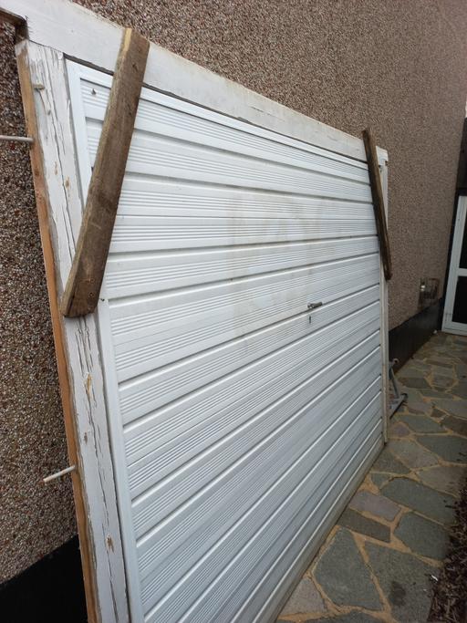 Buy & Sell East London Gants Hill - East London - Photos for Garage Door with frame