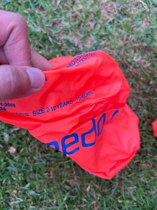 Buy & Sell East London Redbridge - Photos for SPEEDO ARM BANDS LIKE NEW