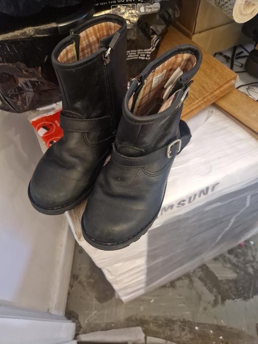 Buy & Sell North London Stroud Green - North London - Photos for boys size 10 ugg boots