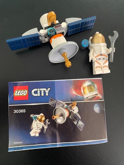 Buy & Sell Warwickshire Stratford-on-Avon - Photos for Lego city space set