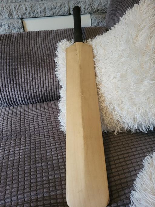 Buy & Sell Rutland Ayston - Rutland - Photos for cricket bat all sign by