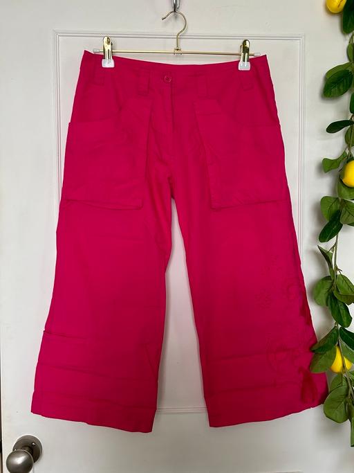 Buy & Sell Staffordshire Tamworth - Photos for BAY cropped cargo pink embroidered size 8