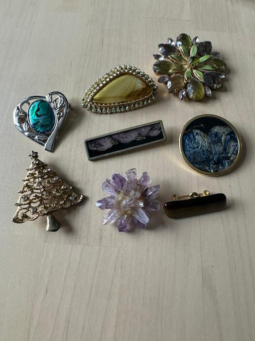 Buy & Sell Caerphilly - Wales Pontlottyn - Caerphilly - Photos for VINTAGE LOT OF BROOCHES INC. GEMSTONE