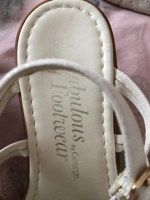 Buy & Sell Staffordshire Stafford - Photos for Women’s Sandals - Size 5