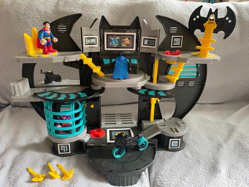 Buy & Sell Lancashire Preston - Photos for Imaginext batcave play set & figures