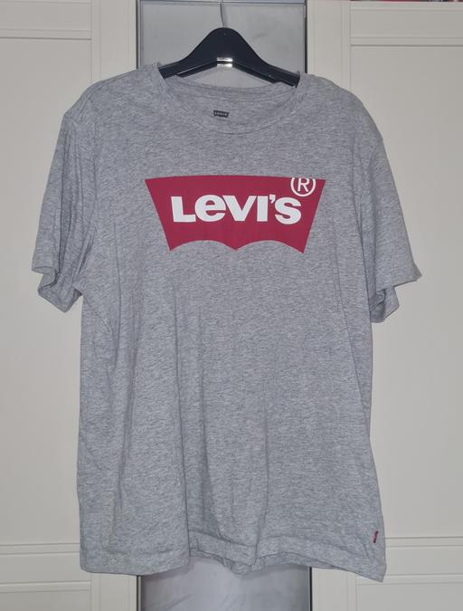 Buy & Sell South East London Bromley - Photos for Levi's t-shirt