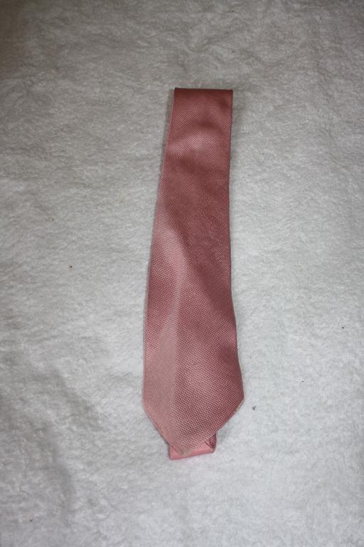 Buy & Sell North West London Chalk Farm - North West London - Photos for Pink tie