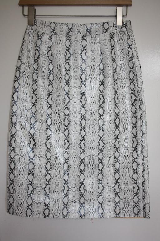 Buy & Sell North West London Chalk Farm - North West London - Photos for Zara size S snakeskin style skirt