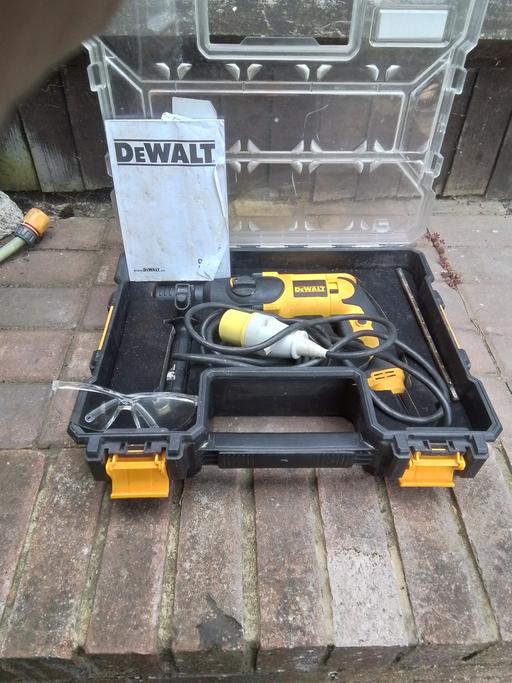 Buy & Sell Kent Medway - Kent - Photos for Dealt 110 volt hamer drill