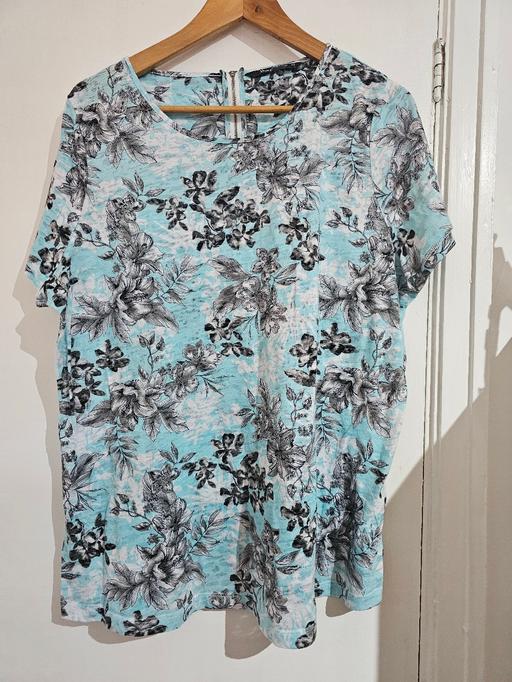 Buy & Sell South Yorkshire Sheffield - Photos for size 22 ladies tshirt bon marche