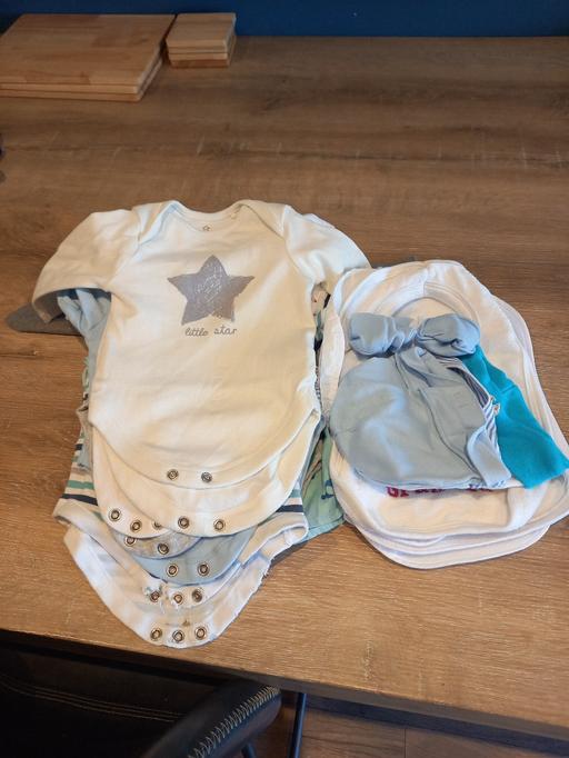 Buy & Sell Barking and Dagenham - Photos for baby boy vest bundle 0-18 months